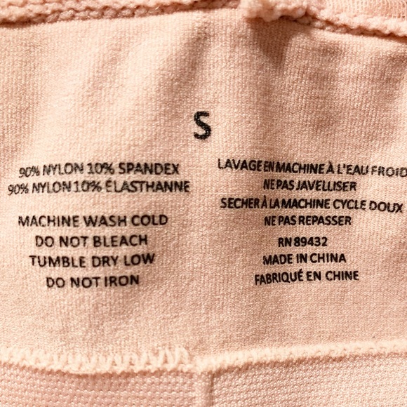 Reebok Split Lacey Back Sports Like Bra Adjustable Straps Blush Size Small Vneck - Picture 6 of 6